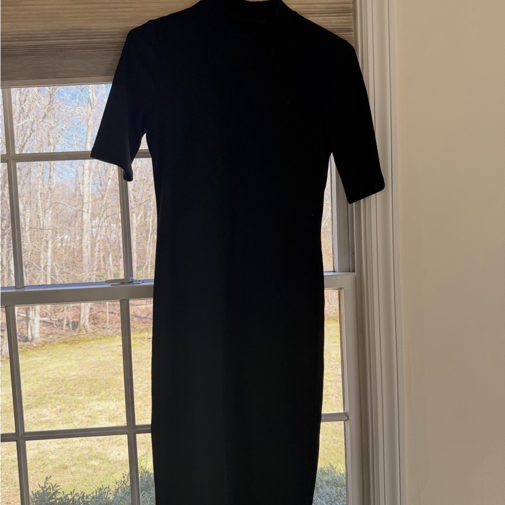 Old Navy Black Midi Knit Dress with Short Sleeves